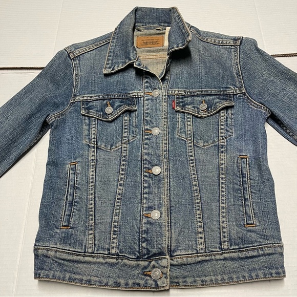 Levis Womens Denim Trucker Jacket Size Small Standard Fit Retro Y2K - Picture 2 of 10